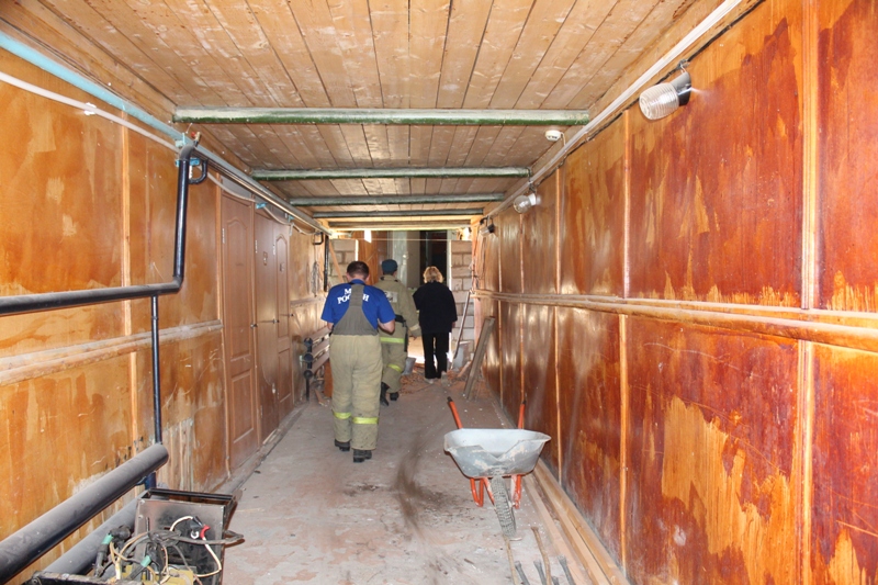 Пожарные проверяют готовность школ к новому учебному году, Фото с места события собственное