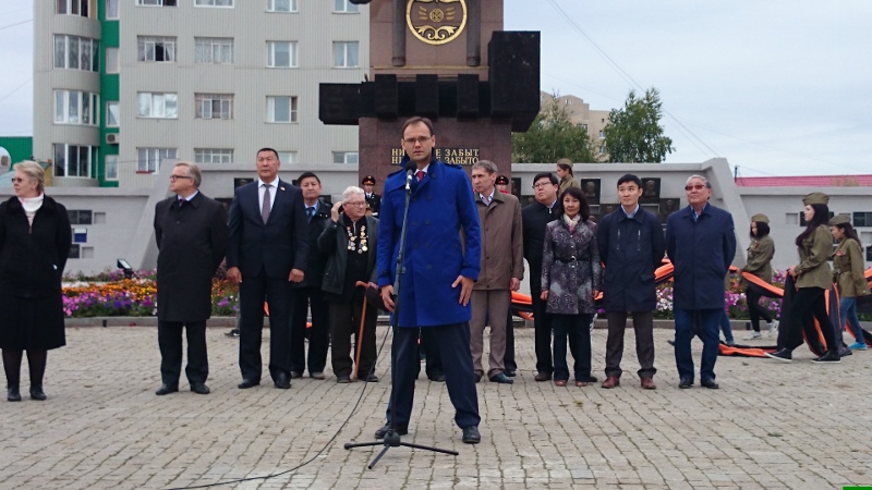 Выстрелом из сигнальной ракетницы ознаменовали начало Года участника ВОВ, Фото с места события собственное