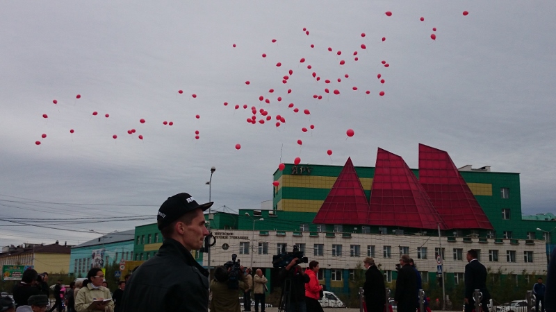 Выстрелом из сигнальной ракетницы ознаменовали начало Года участника ВОВ, Фото с места события собственное