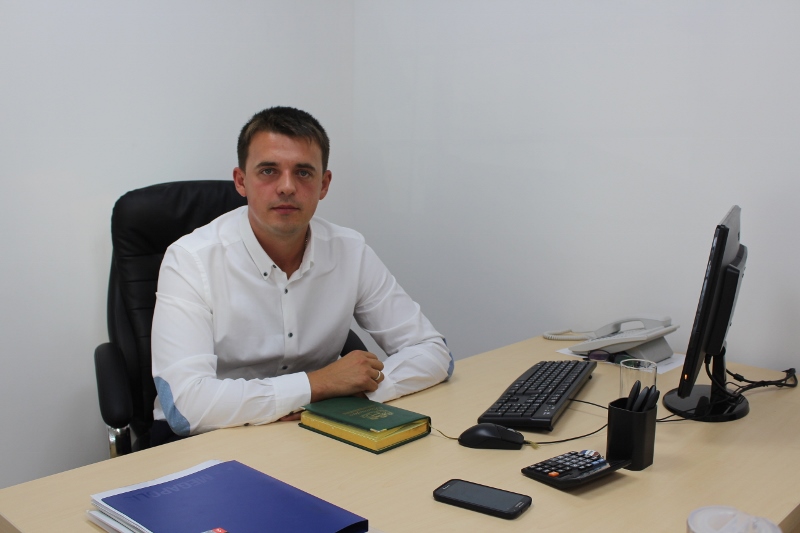 Руководитель дилерского центра Василий Серкин, Фото с места события собственное