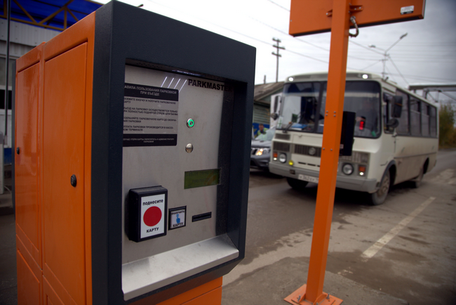 Современный паркинг для автомобилей открыли в аэропорту "Якутск", Фото с места события из других источников
