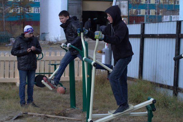 Воспитанники детского дома получили спортивную площадку в Якутии, Фото с места события из других источников