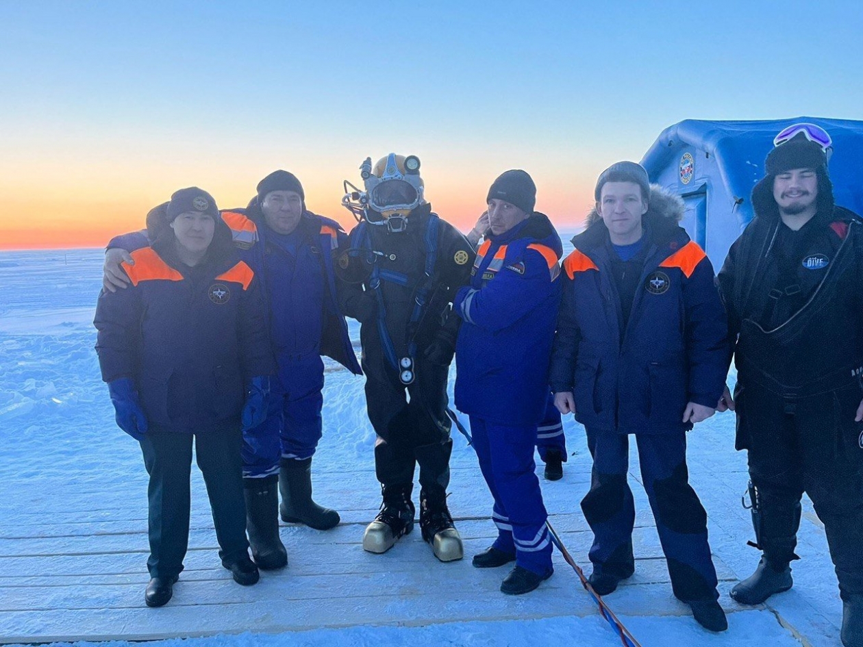 &quotРусский лед-2026&quot: якутские водолазы едут на сборы. 2024 г. с водолазами ПСС Санкт-Петербурга. Из личного архива А.Бублей