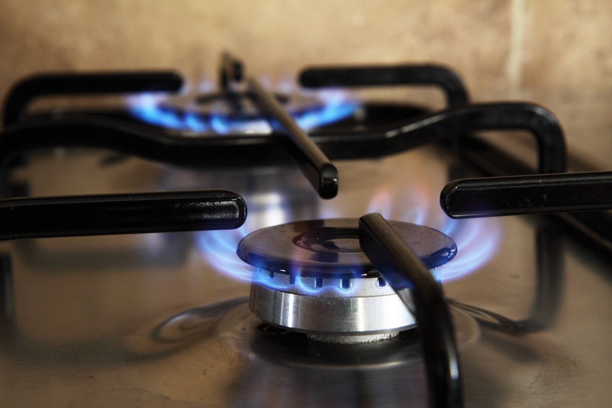 В безопасном состоянии пламя газовой горелки - голубое pxhere.com