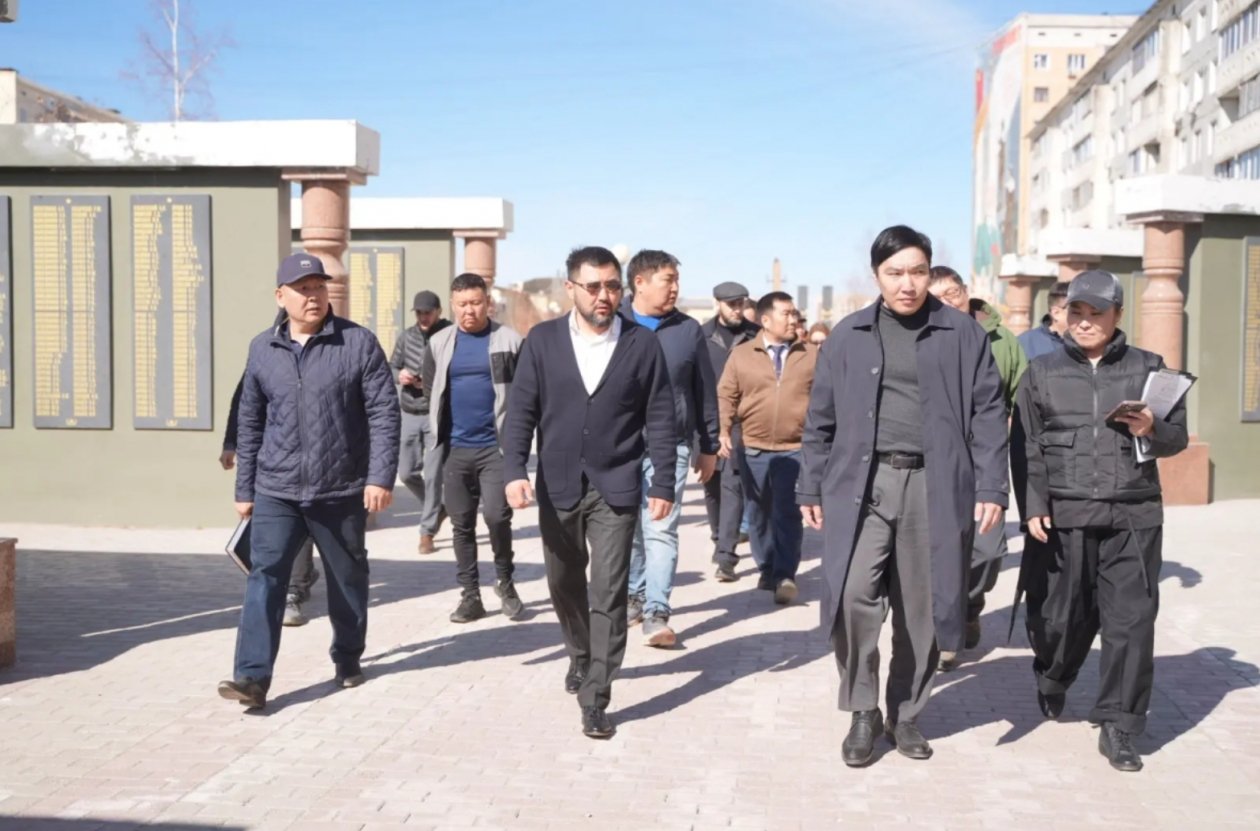 В Якутске проверили готовность площадок к 81-й годовщине Победы пресс-служба мэрии Якутска