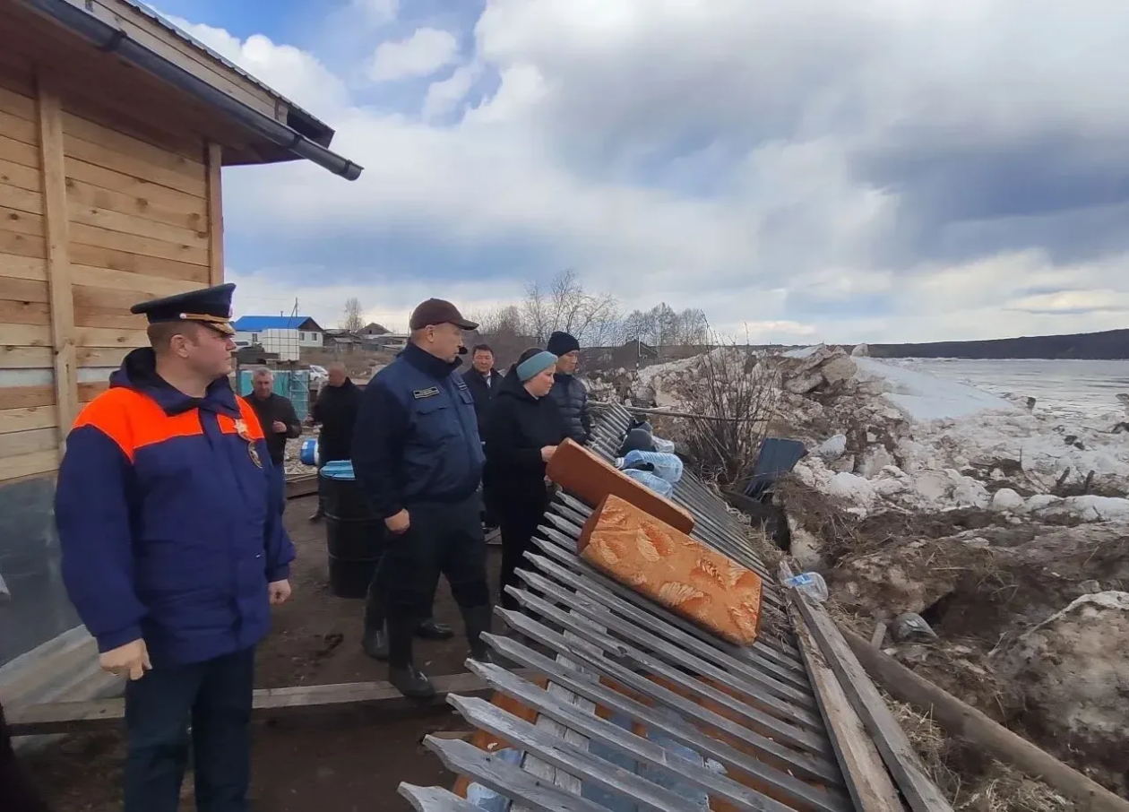 В поселке Пеледуй Ленского района Якутии подсчитывают ущерб после паводка пресс-служба главы и правительства РС (Я)