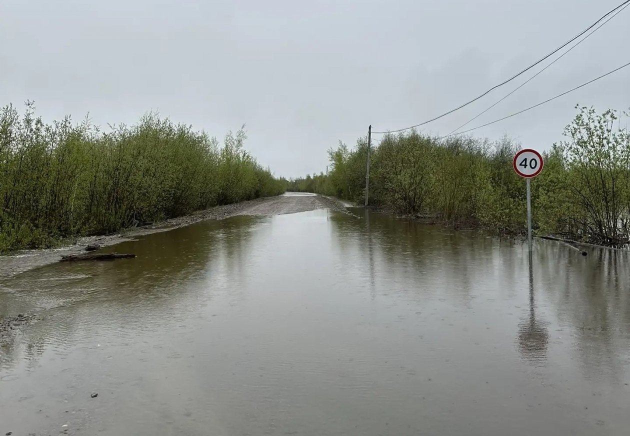 Паводок парализовал движение на трассе Амга в Якутии ГКУ &quotУправтодор РС (Я)&quot