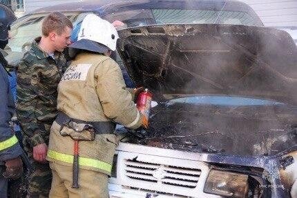 При возгорании автомобиля в Якутске пострадал человек МЧС России по РС (Я)