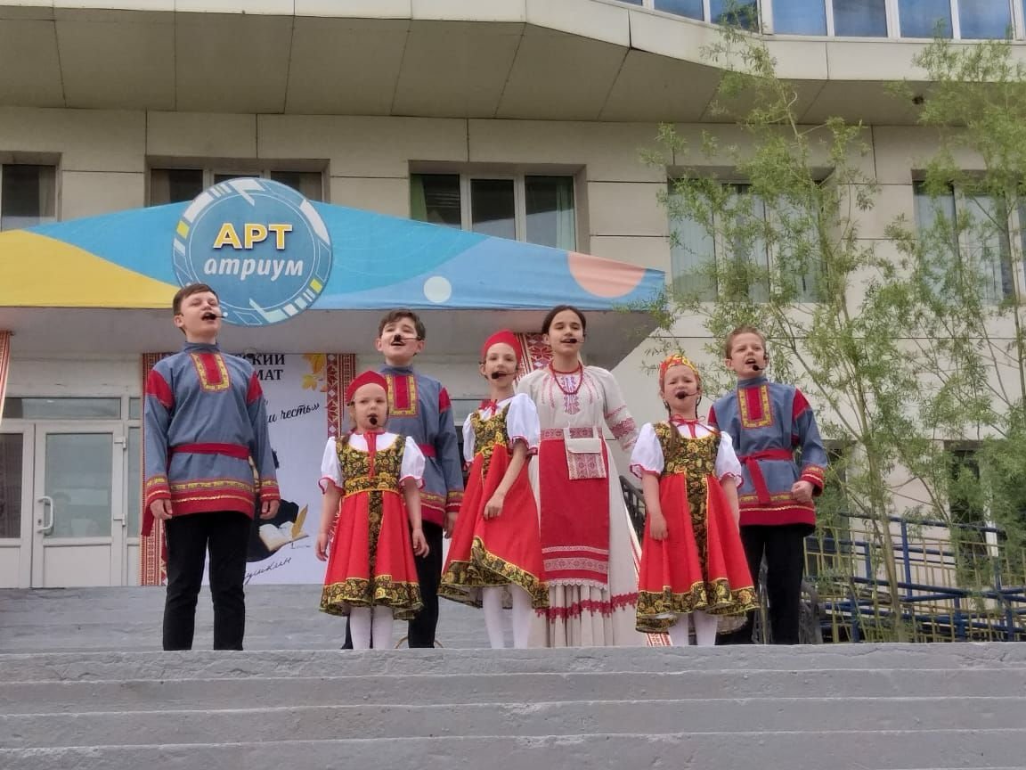 Пушкинский день в Якутске, народные песни и куклы ручной работы ИА YakutiaMedia