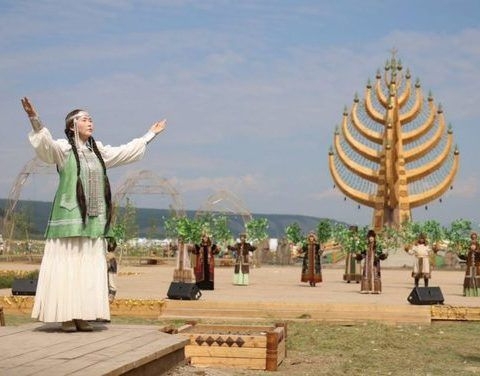 Ысыах Олонхо объединит традиции, эпос Олонхо и культуру народов Якутии архив пресс-службы главы и правительства республики