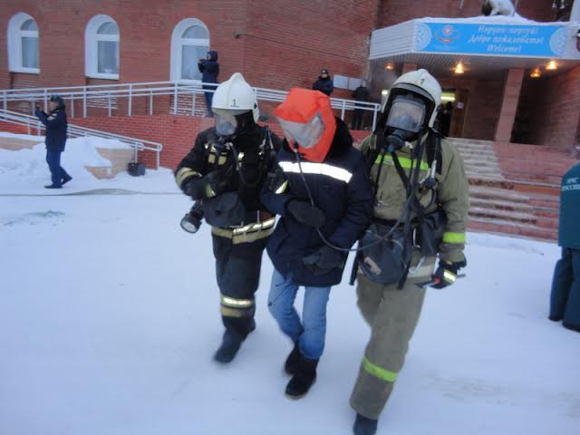 Из Музея истории и культуры народов Севера от огня спасли двух человек в Якутске, Фото с места события из других источников