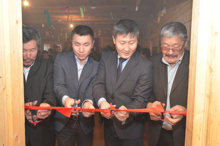 Современный коровник на 100 голов открыли в Горном улусе Якутии, Фото с места события из других источников