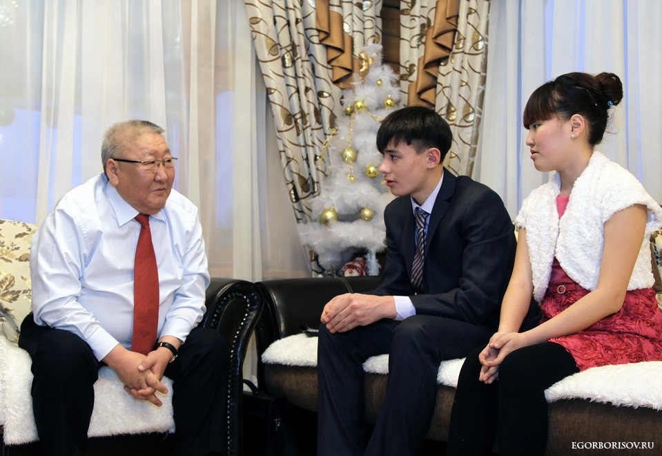 Воспитанники детского дома "Берегиня" побывали в гостях у семьи главы Якутии, Фото с места события из других источников