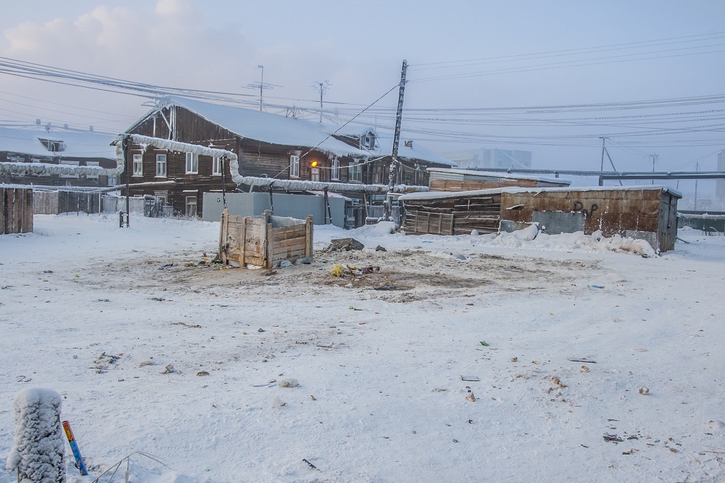 Глава Якутска проверил работу коммунальных служб в четырех округах столицы, Фото с места события из других источников