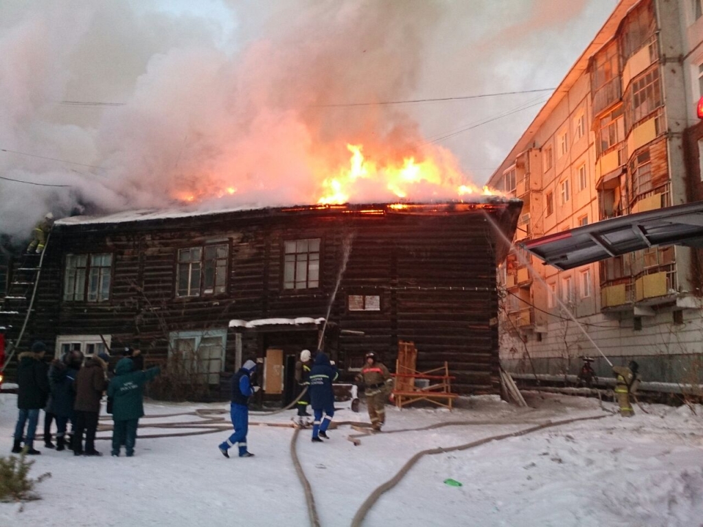 Пожар на ул. Кулаковского в Якутске, Фото с места события из других источников