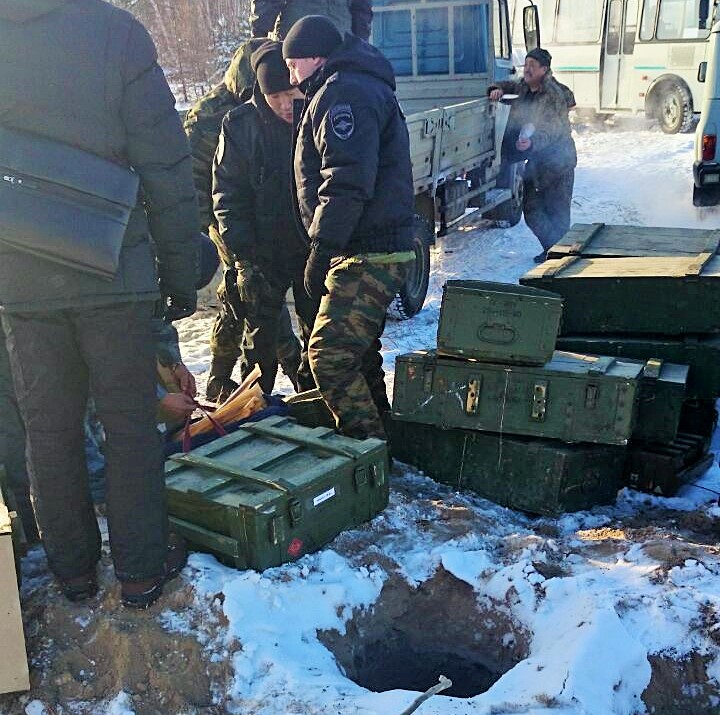 Взрывчатые вещества уничтожают в Якутии, Фото с места события из других источников