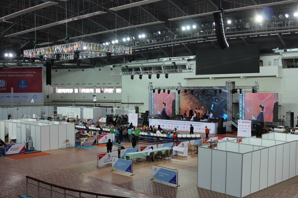 Участники WorldSkills в Якутии готовят шоколадные фигурки, бисквитный торт с муссом, Фото с места события собственное