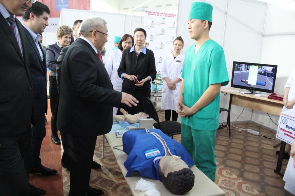 Егор Борисов оценил работы участников полуфинала WorldSkillsRussia-2015, Фото с места события собственное