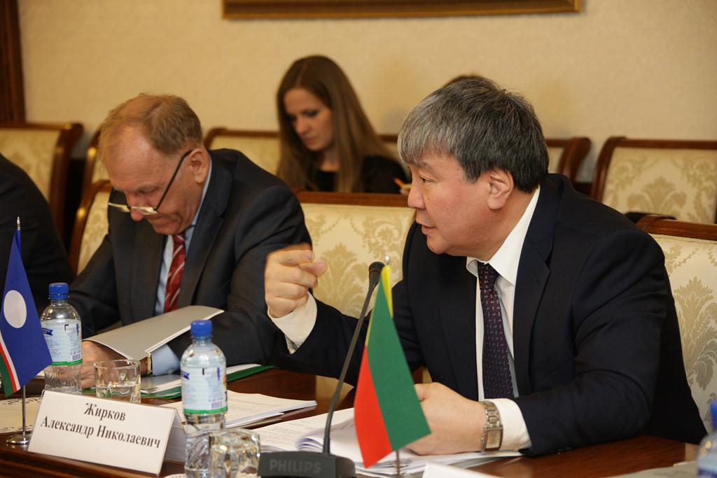 Спикер парламента Якутии внес ряд предложений по вопросам развития северных территорий, Фото с места события из других источников