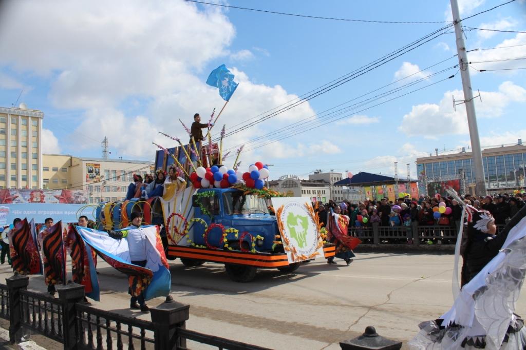 Первомайский парад прошел в Якутске, Фото с места события собственное
