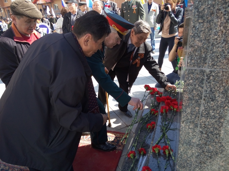 Имена 383 представителей университета увековечили в мемориале памяти якутским солдатам, Фото с места события собственное