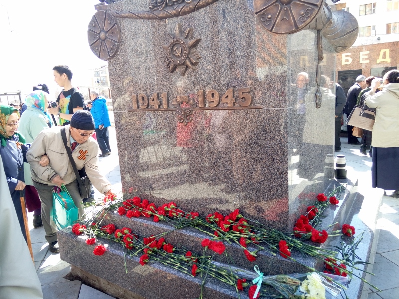 Имена 383 представителей университета увековечили в мемориале памяти якутским солдатам, Фото с места события собственное