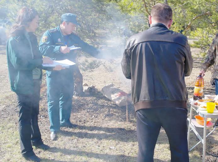 С начала мая в Якутии в лес не пустили около 250 человек , Фото с места события из других источников