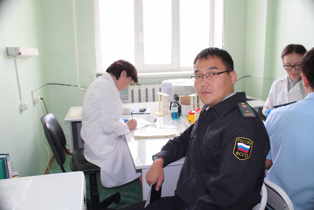 Кровь судебных приставов поможет спасти жизни якутян