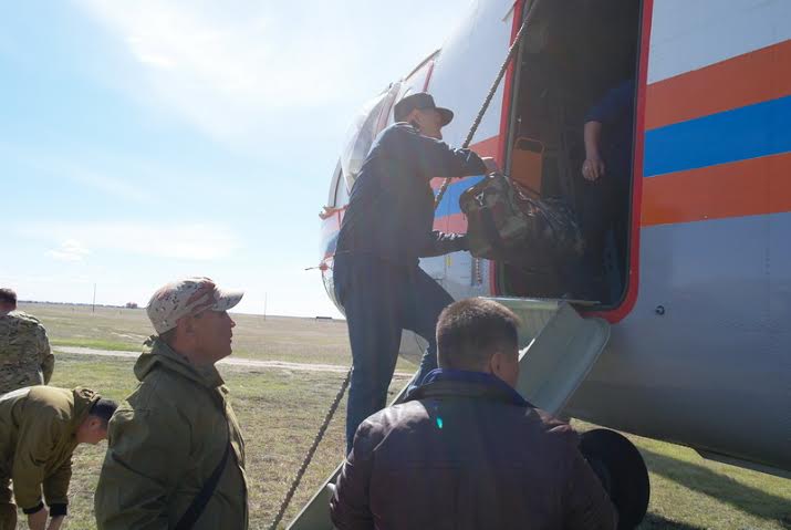 На вертолете Ми-26 на Колыму вылетела оперативная группа МЧС