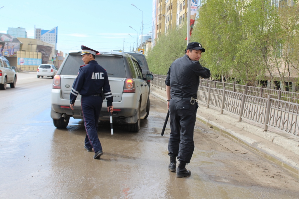 Должников ловили на дорогах в Якутске