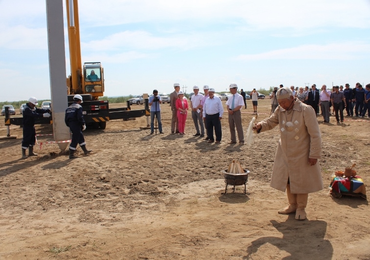Церемония забивки первой сваи началась с благословения - алгыс