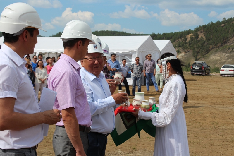На церемонии забивки первой сваи индустриального парка
