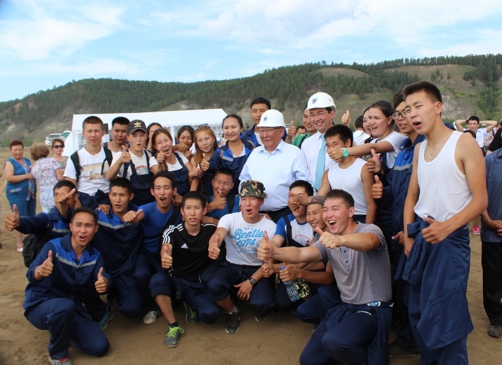 Фотография на память со студентами