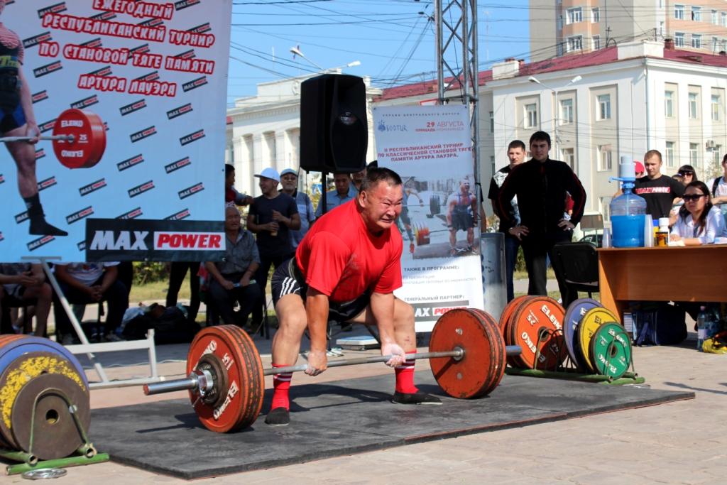 Антон Адамов