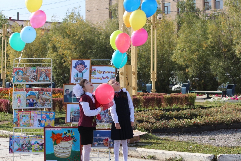 Школы Якутска распахнули свои двери для 4,5 тысяч первоклассников