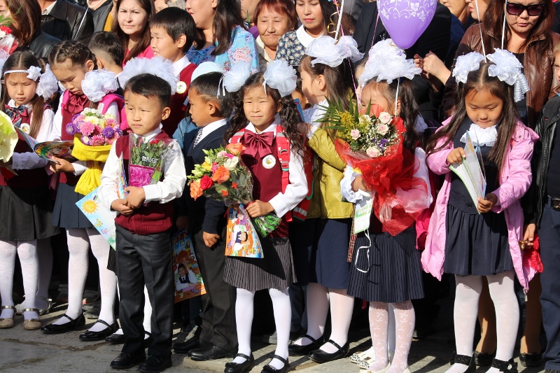 Школы Якутска распахнули свои двери для 4,5 тысяч первоклассников