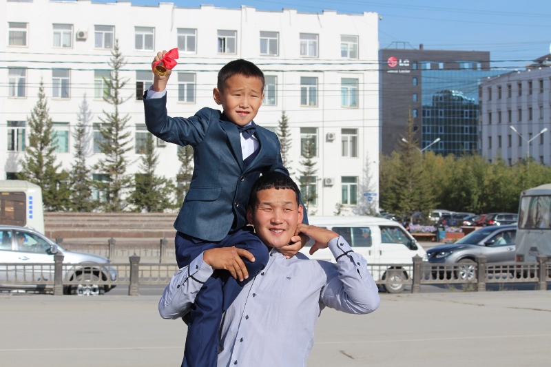 Школы Якутска распахнули свои двери для 4,5 тысяч первоклассников