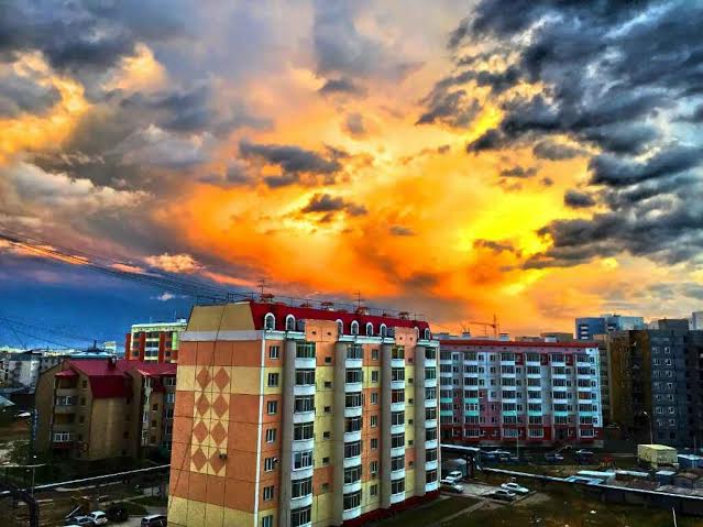 Более 140 фотографий прислали участники фотомарафона "Якутск из моего окна"