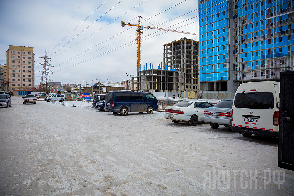 С территории крестьянского рынка в Якутске вывезено 40% незаконных ларьков