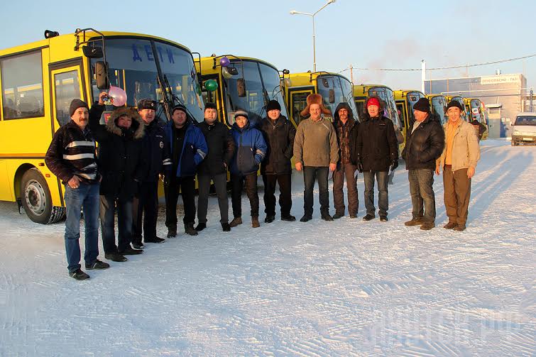 Автопарк пополнился 10 новыми детским автобусами в Якутске
