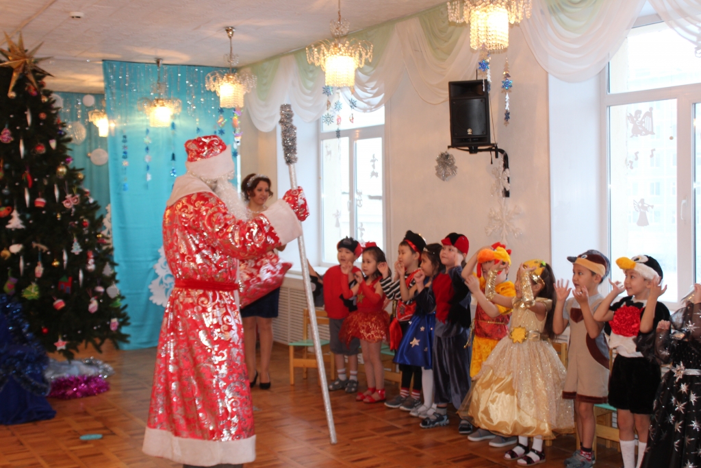 Новогодние утренники начались в детских садах Якутска