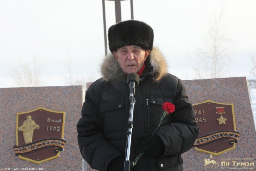 Якутяне возложили цветы к мемориальному комплексу городу-герою Ленинграду