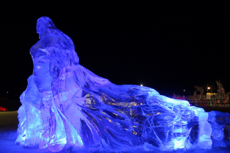 Скульптура, посвященная реке Лене