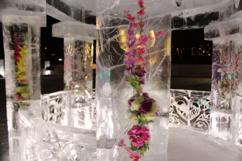 Беседка с живыми цветами 