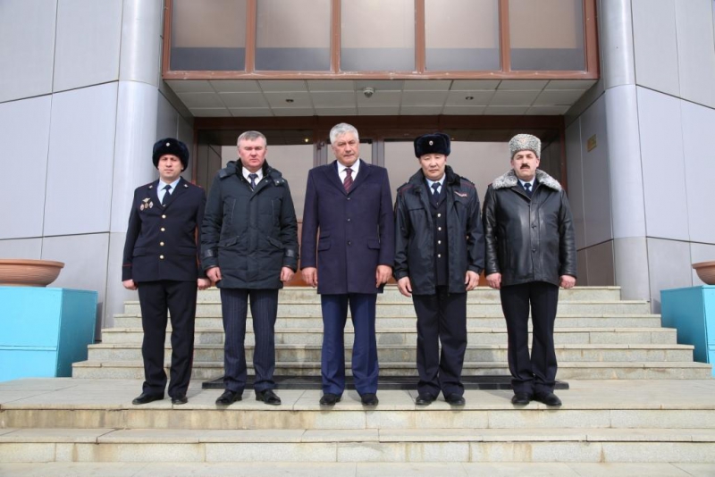 Министр ВД Владимир Колокольцев ознакомился с работой мирнинских полицейских