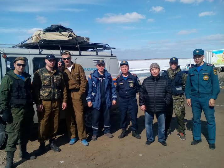 Спасатели выехали из Якутска в Амгинский район для сопровождения паводка