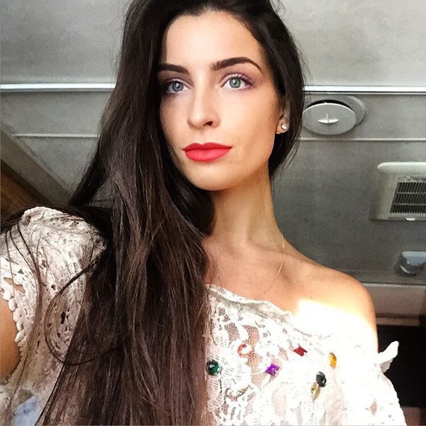 Якутянка Яна Аносова вышла в финал реалити-шоу "Холостяк" на ТНТ