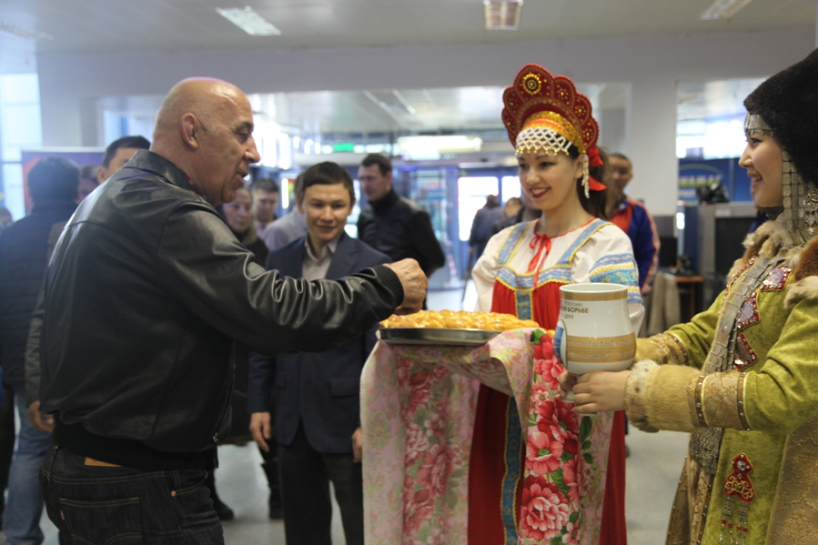 Участники чемпионата России по вольной борьбе прибыли в Якутск