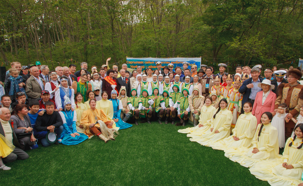 Праздник ысыах отметили на берегу моря во Владивостоке 