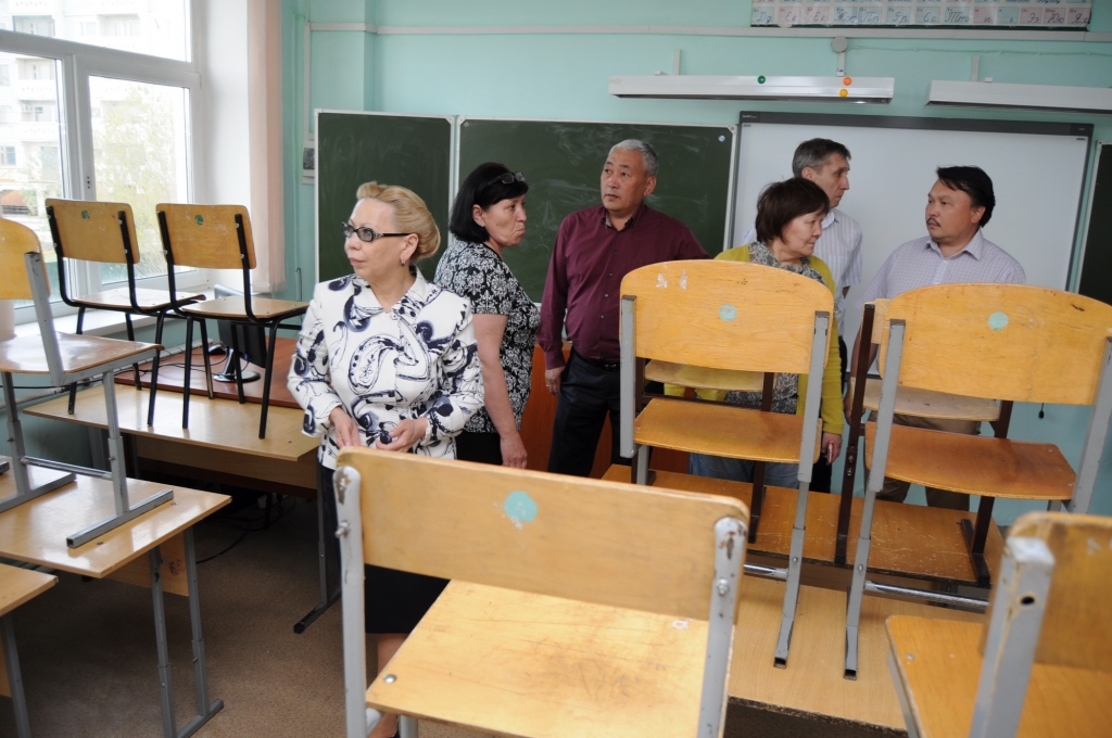 Председатель Правительства Якутии Галина Данчикова совместно с Министром архитектуры и стр